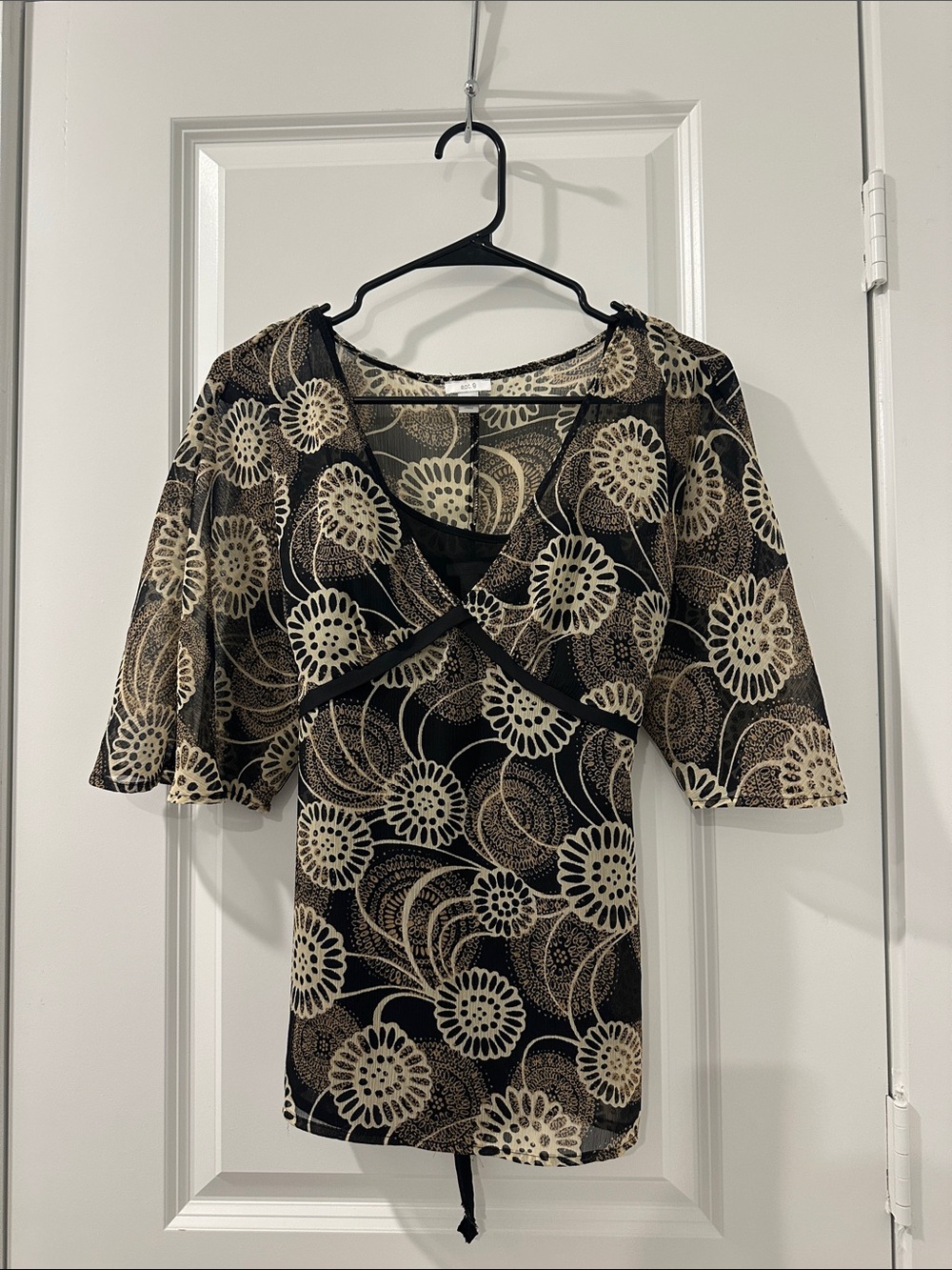 Apt. 9 Black and Cream Floral V-Neck Long Sleeve Dress